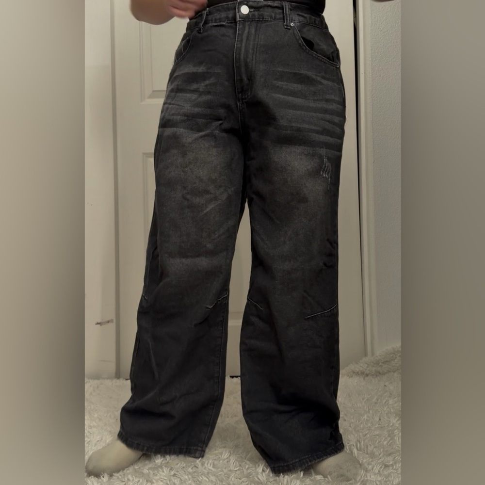 SHEIN Men's Dark Gray Relaxed Jeans
